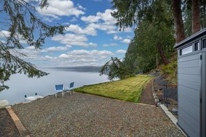 Property grounds - Discovery Bay Apartment -Beach Access Sleeps 4 (Port Townsend)