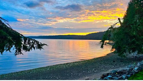 Discovery Bay Apartment -Beach Access Sleeps 4