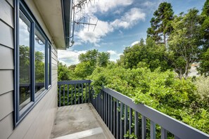 Unclassified image, 5 of 27, button