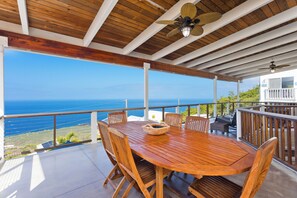 Outdoor dining - 4BR Paradise Oasis with Stunning Ocean Views Near Pebble Beach (Captain Cook)