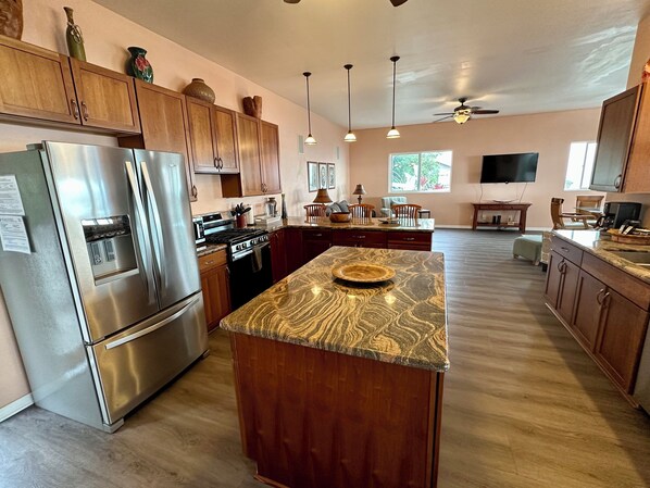 Unclassified image, 1 of 7, button