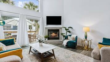 TV, fireplace