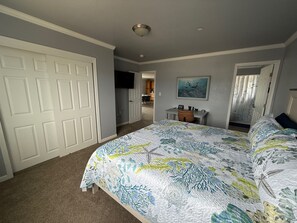 3 makuuhuonetta, silitysrauta/-lauta, internet, vuodevaatteet