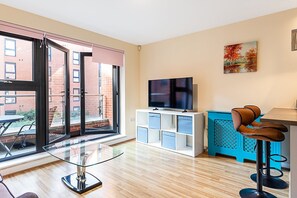 Interior - Bow Retreat Near Victoria Park (London)