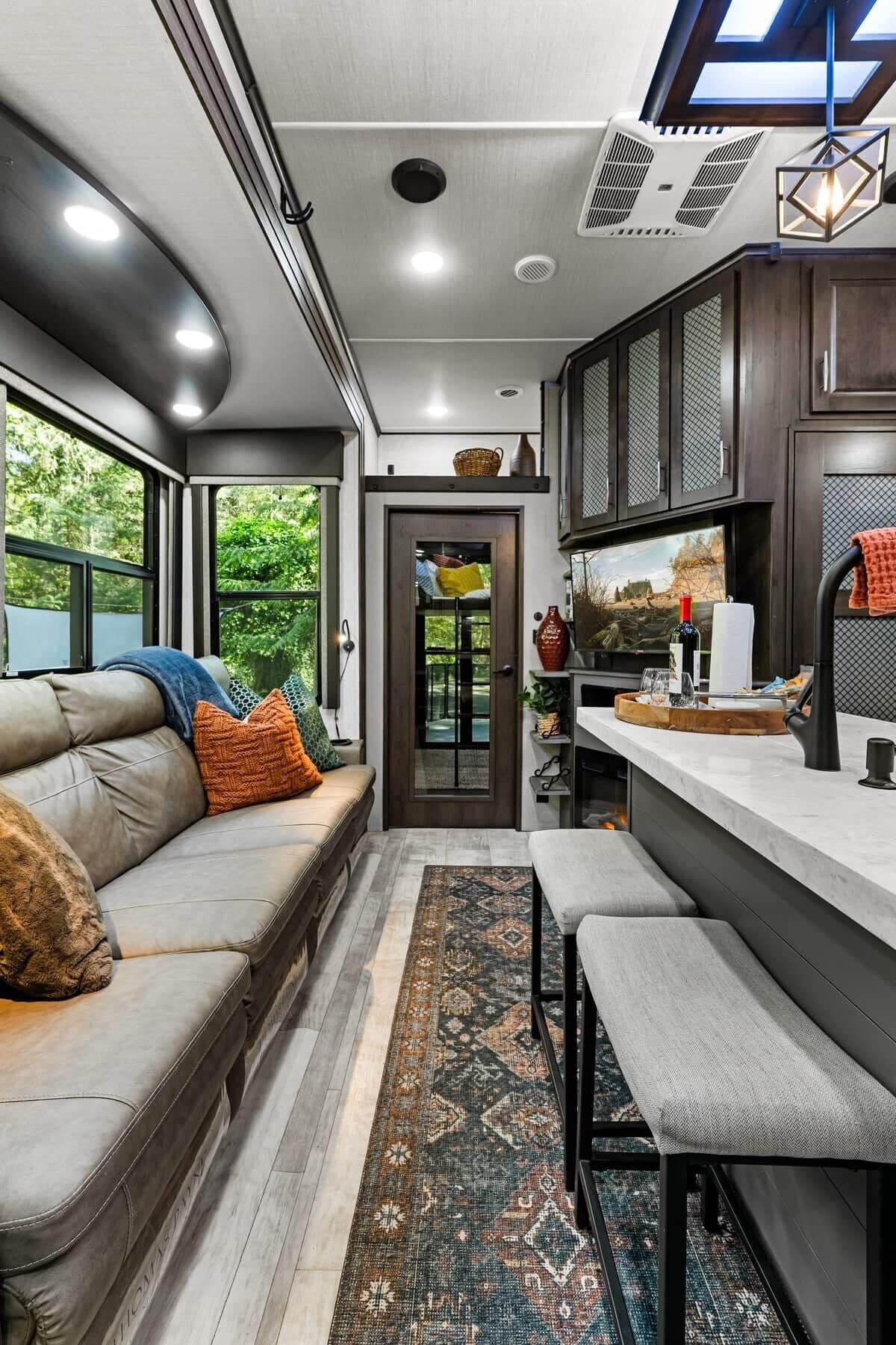 TV, fireplace, stereo