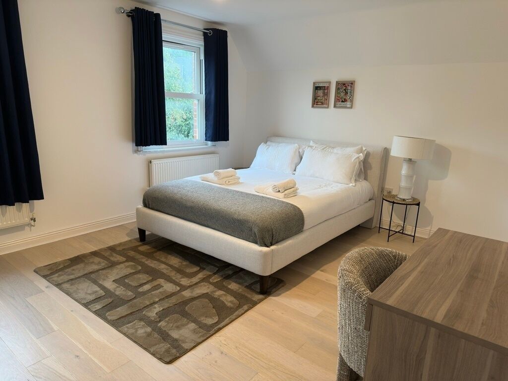 4 bedrooms, iron/ironing board, free WiFi, bed sheets