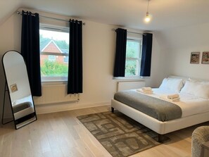4 habitaciones, tabla de planchar con plancha y wifi gratis 