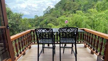 Habitación junior, balcón, vista a la montaña