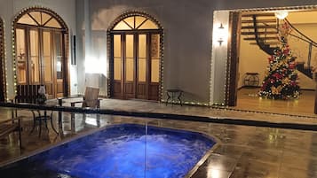 Juniorrum - balkong - utsikt mot bergen