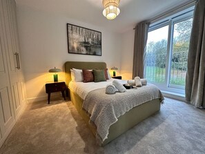 3 dormitorios, tabla de planchar con plancha, Internet y ropa de cama