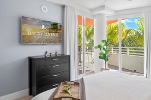 2 bedrooms, desk, iron/ironing board, free WiFi - Oceanview 2B Condo at the Ocean Place-3C (Miami Beach)