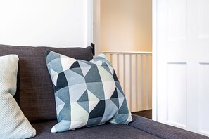 Interior - Modern South Wimbledon Retreat (London)