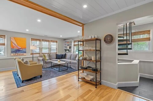 Modern, thoughtfully set-up in heart of town