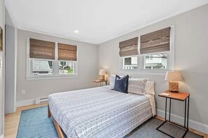 2 عدّة غرف نوم ومكواة/لوح كي وواي فاي مجانًا وملاءات أسرّة