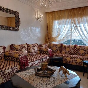 TV - Stay like at home in the heart of Rabat, with sights & beach on foot (Rabat)