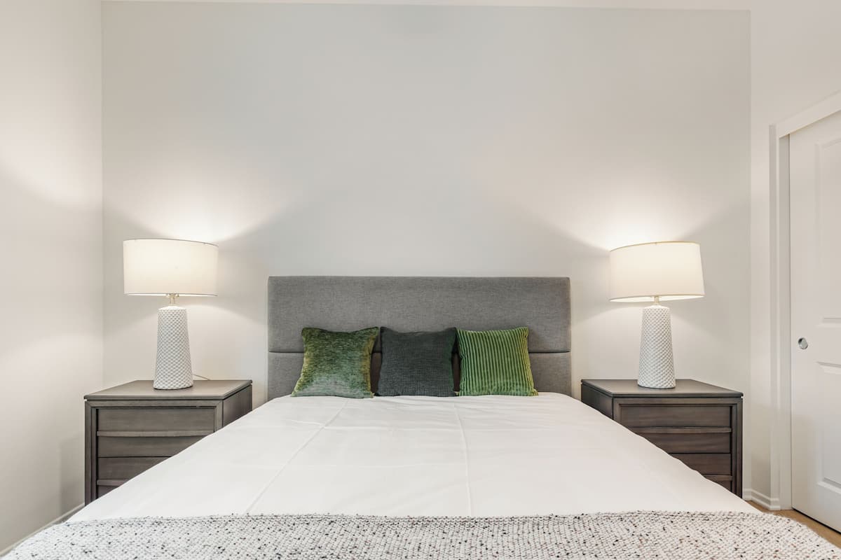 4 Schlafzimmer, laptopgeeigneter Arbeitsplatz, Bügeleisen/Bügelbrett