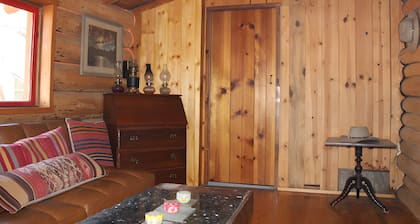 Off-Grid Mountain Retreat