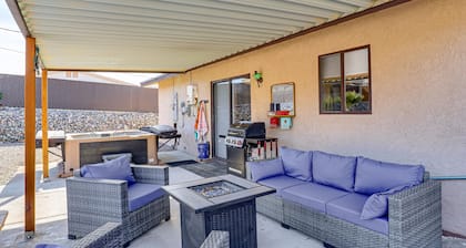 Desert Oasis w/ Hot Tub! 6 Mi to Lake Havasu