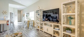 Deck & Steinhatchee River Views: Family Getaway