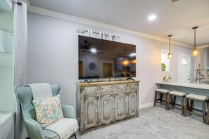 Interior - Fully Updated & Convenient! Baytown Home Near Dtwn (Baytown)