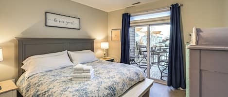 3 bedrooms, iron/ironing board, travel cot, Internet