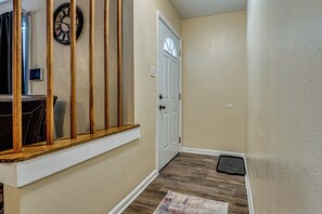 Interior - 4 Mi to Dtwn Indy! Couple’s Retreat in Crown Hill (Indianapolis)