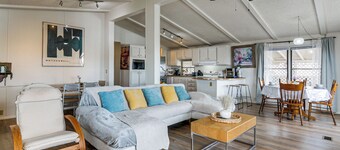 3 Mi to Lake Powell! Desert Escape w/ Valley Views