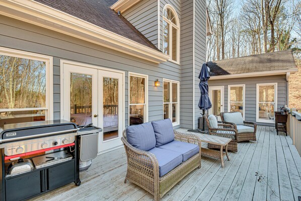 Terrace/patio - Serene Lake Lanier Home: Walk to Dock & Fire Pit (Gainesville)
