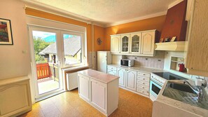 Luokittelematon kuva, 5 kautta 23, painike