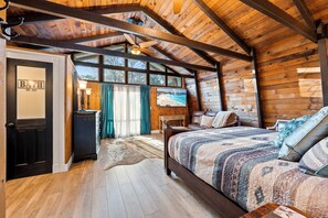 3 bedrooms, iron/ironing board, WiFi, bed sheets - Cedar Cabin on over an acre of tropical paradise (Cocoa)