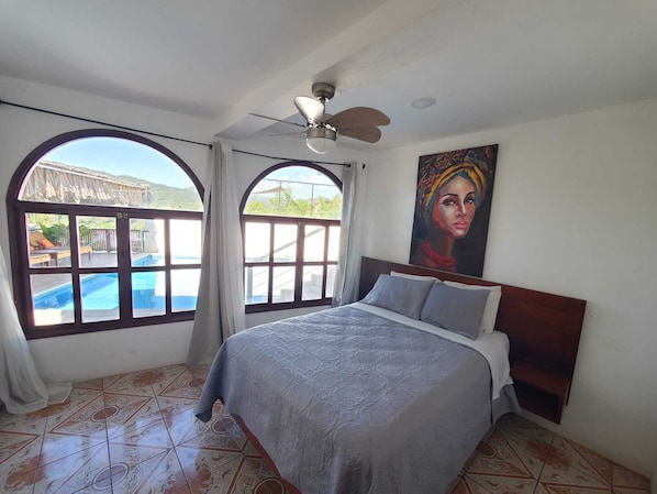 Signature Room, Pool View | Free WiFi - Bed & Breakfast by the sea (Tamanique)
