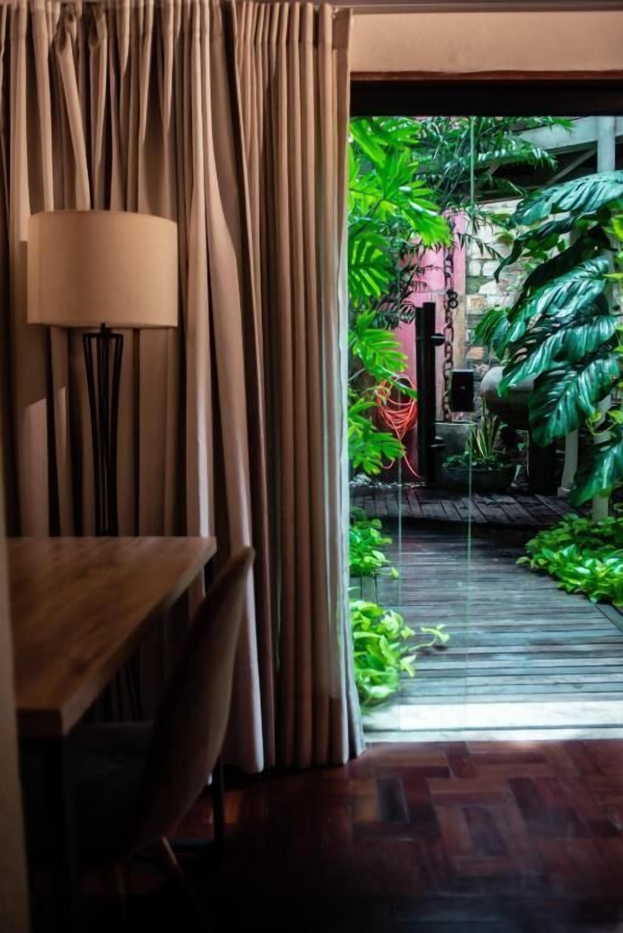 Quarto casal standard, vista para o jardim | Parte interna