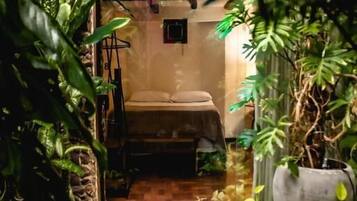 Quarto casal standard, vista para o jardim | Parte interna