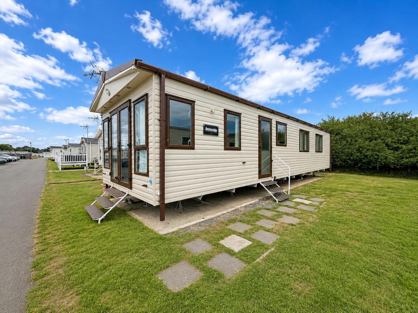 Book a last minute break and enjoy the comfort of a double bed. Spend your weekend getaway in a static caravan at Dovercourt Holiday Park, just steps from the beach.