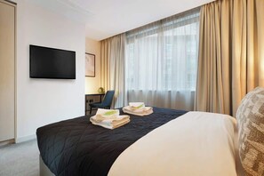 WiFi, bed sheets - Modern 2-Bed Apartment | Spa & Gym | Central (Greater Manchester)