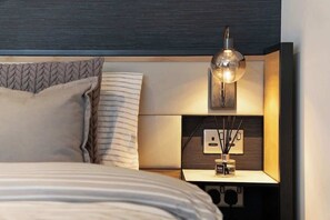 Iron/ironing board, WiFi, bed sheets - Amazing Location for Couples with Gym and Pool (Greater Manchester)