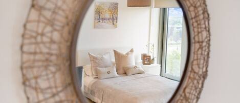 1 bedroom, iron/ironing board, internet, bed sheets