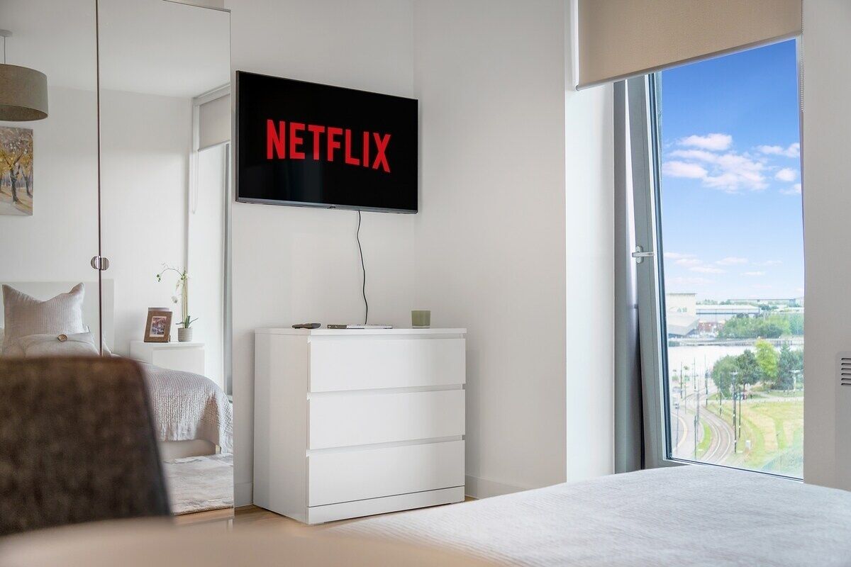 1 bedroom, iron/ironing board, internet, bed sheets