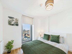 WiFi, bed sheets - New! 1BR in Media city (Greater Manchester)