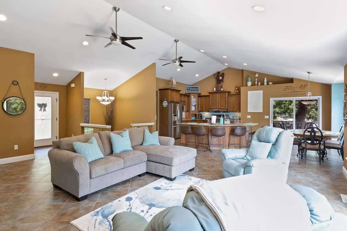 独立别墅, 多张床, 热水浴缸 (Eagle Ridge Retreat) | 起居区