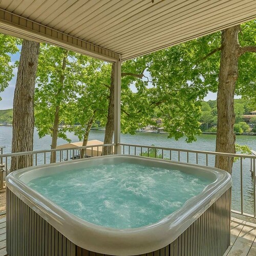 Eagle Ridge Retreat - Dock, Hot Tub & Game Room