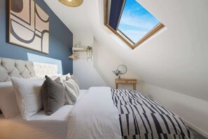 4 bedrooms, internet, bed sheets