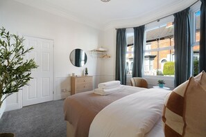 Unclassified image, 5 of 62, button