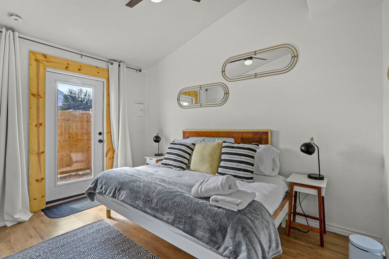 Desk, iron/ironing board, travel cot, WiFi