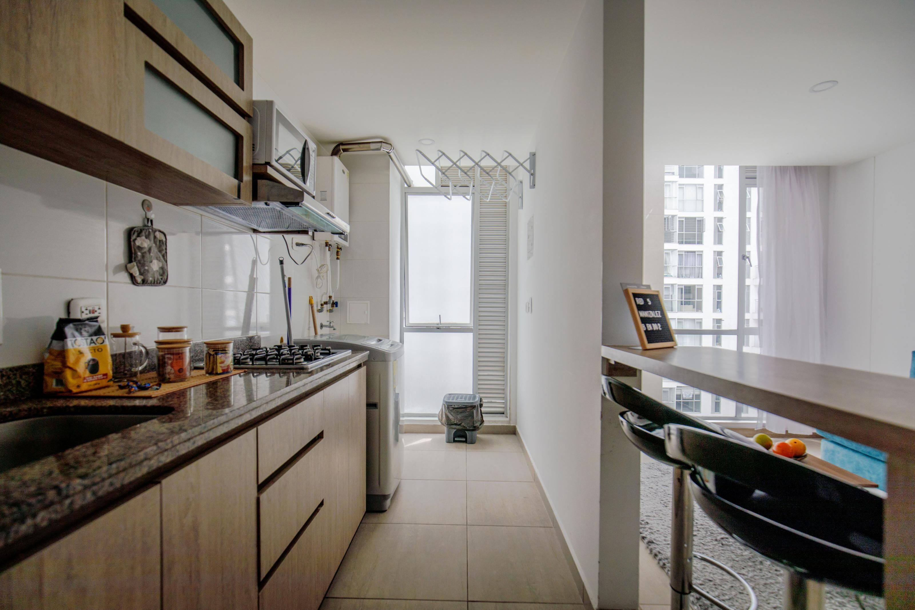 電子レンジ、コンロ、コーヒー / ティーメーカー