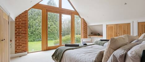 8 habitaciones, tabla de planchar con plancha y wifi gratis