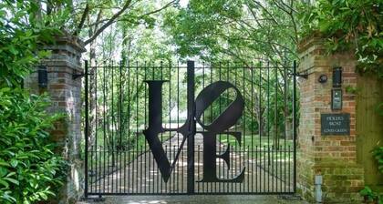 Luxury Estate w/ 6 Acres, Gym, Annex, Games Room!