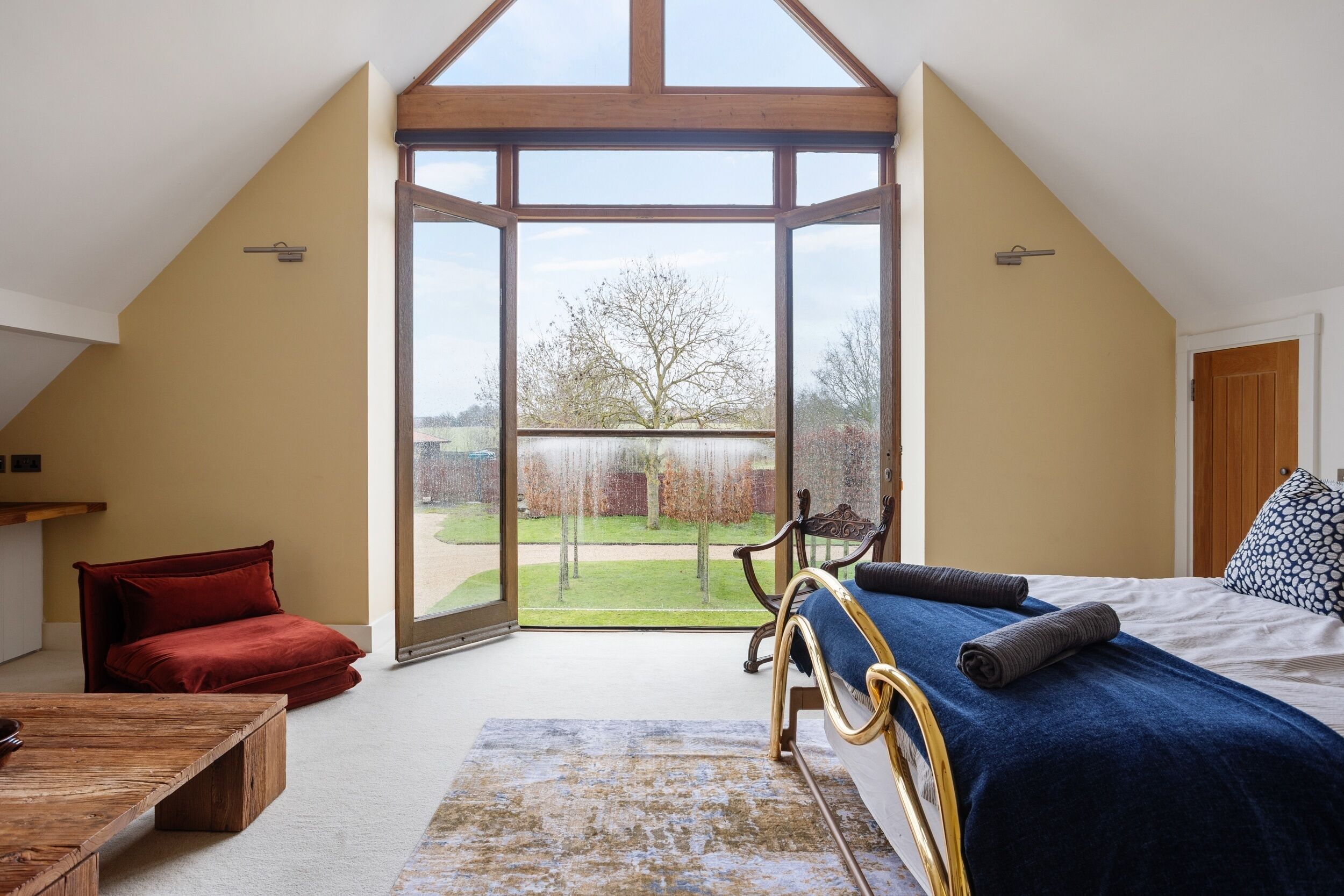 8 dormitoris, planxa i posts de planxar, wifi gratuïta i roba de llit 