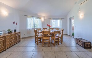 Dining - Stunning home in Peruski (Peruski)