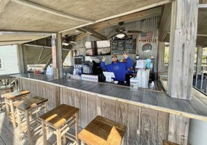 Bar (on property) - 39 Topaz Cove•Remodeled•2 Pools•Free Beach Service•Fully-Stocked•Arcade Game (Miramar Beach)